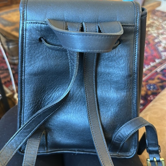 Vintage Authentic Black Leather Classic Coach Small Daypack - Picture 5 of 5